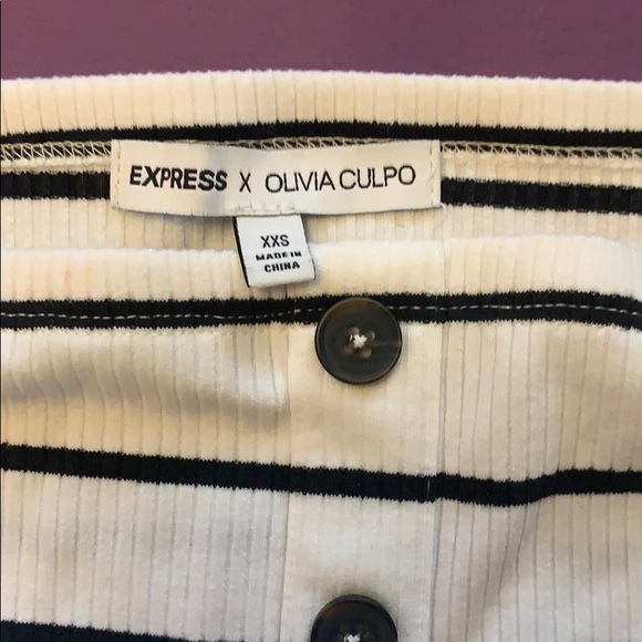 Express cropped top off the shoulder top - Picture 2 of 3